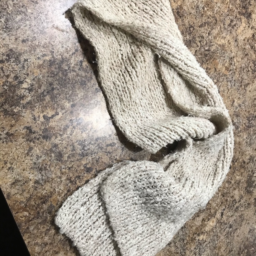 Beige comfy scarf